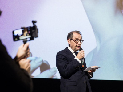 l’Ambassadeur de France en République tchèque M. Roland Galharague